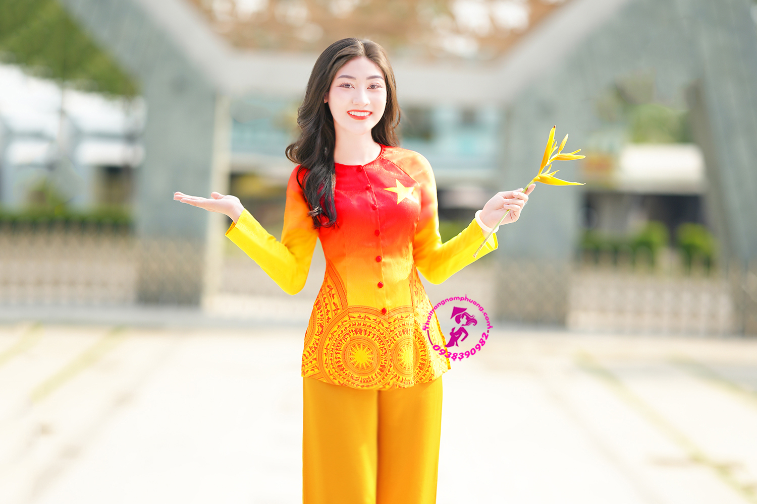 MẪU BÀ BA YÊU QUÊ HƯƠNG, ĐẤT NƯỚC VIỆT NAM