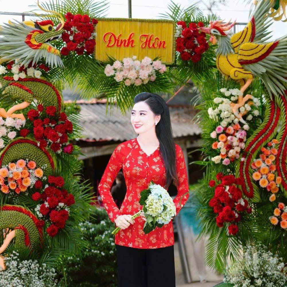 áo bà ba gấm đỏ