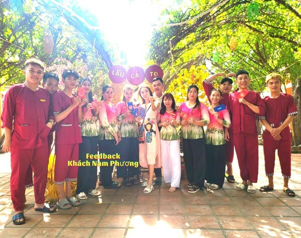 áo bà ba biểu diễn