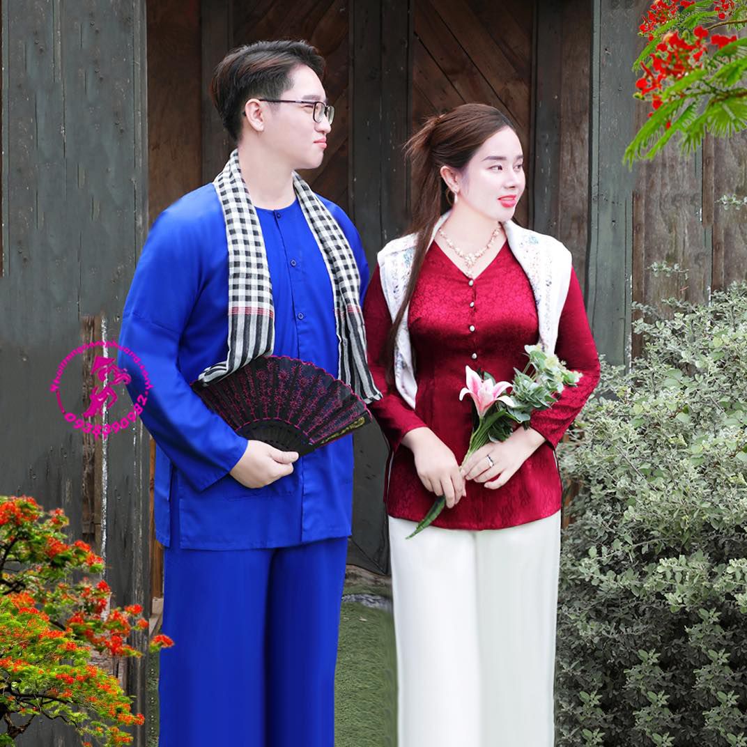 áo bà ba với khăn rằn