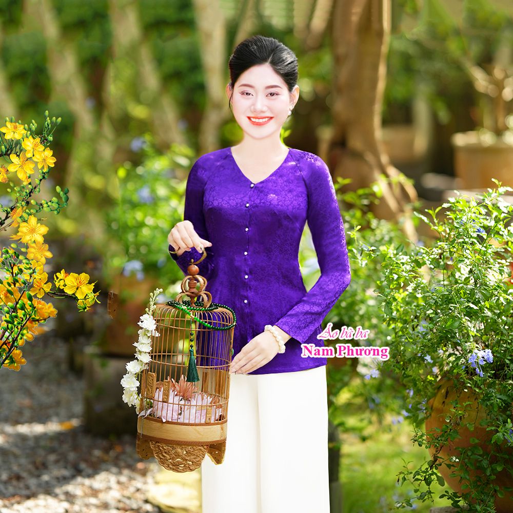 áo bà ba màu tím huế